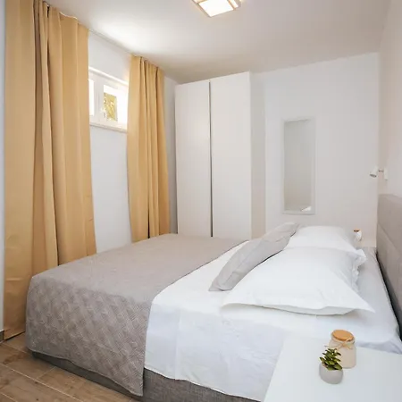 Lilly Apartmán *